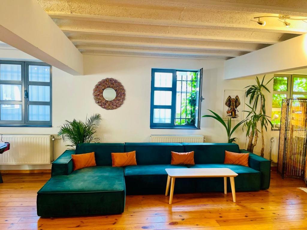 Down Town Oasis-Spacious Loft With Private Parking Brussels Exterior photo